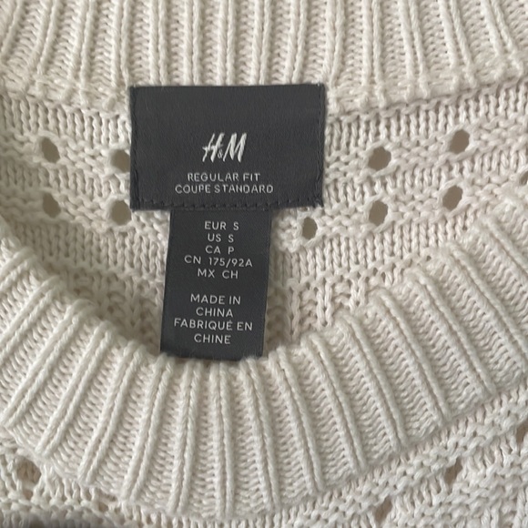 Never Worn cardigan Style Crew neck H&M sweater, Mens S but it fits Men’s M #New - Picture 3 of 3